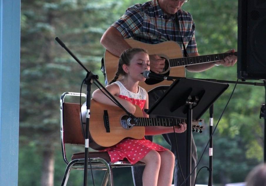 Chloe Furlong performing God of the Mountain in honour of her cousin Thomas Dunn